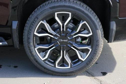 2025 GMC Sierra EV Denali