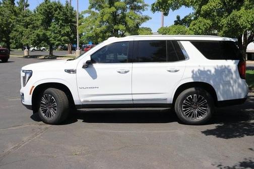 2025 GMC Yukon Elevation