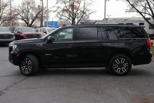 2023 GMC Yukon XL AT4