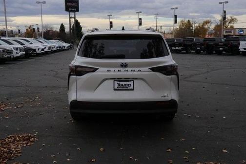 2024 Toyota Sienna XLE