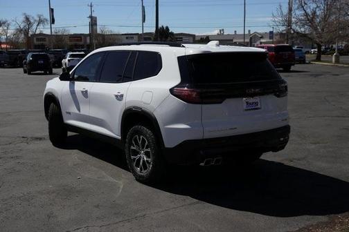 2025 GMC Acadia AT4