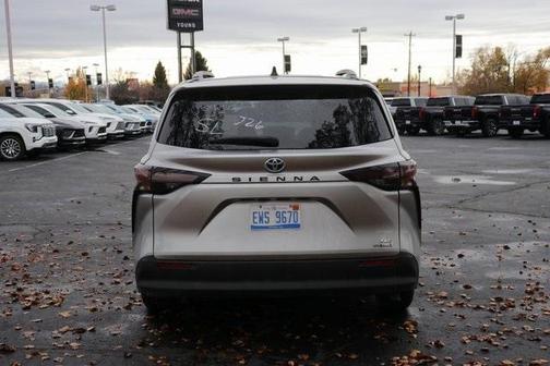 2024 Toyota Sienna XLE