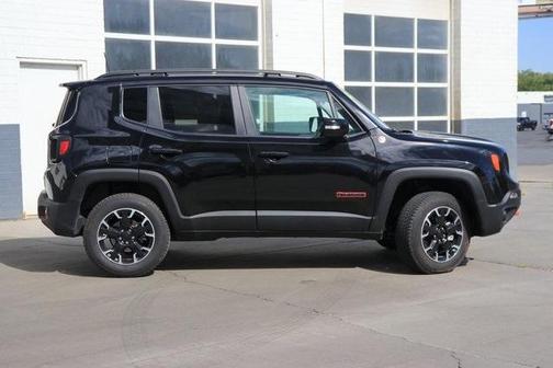 2023 Jeep Renegade Trailhawk