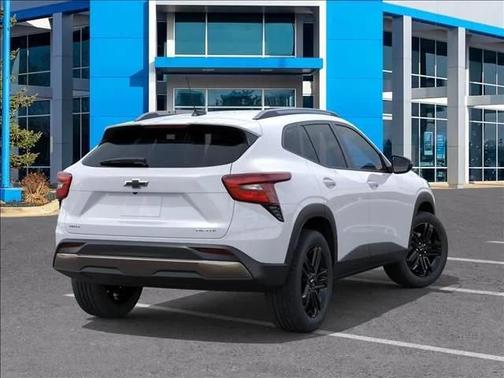 Summit White 2026 Chevrolet Trax FWD ACTIV