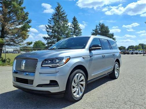 2024 Lincoln Navigator Premiere