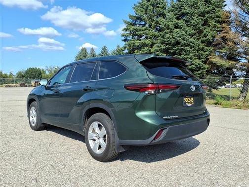 2024 Toyota Highlander LE