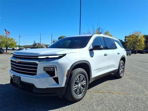 2024 Chevrolet Traverse LT