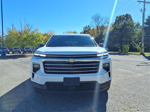 2024 Chevrolet Traverse LT