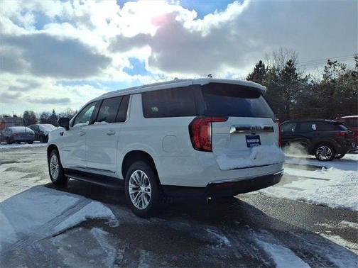 2023 GMC Yukon XL SLT