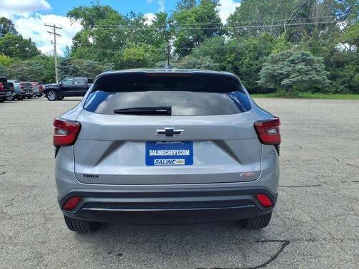 Sterling Gray Metallic 2024 Chevrolet Trax FWD 1RS