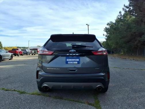 Gray Metallic 2022 Ford Edge Titanium