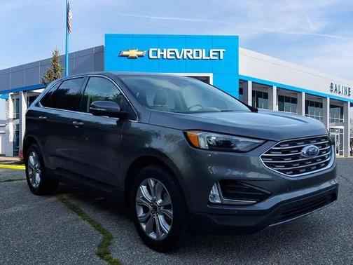 Gray Metallic 2022 Ford Edge Titanium