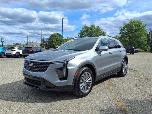 2025 Cadillac XT4 Premium Luxury