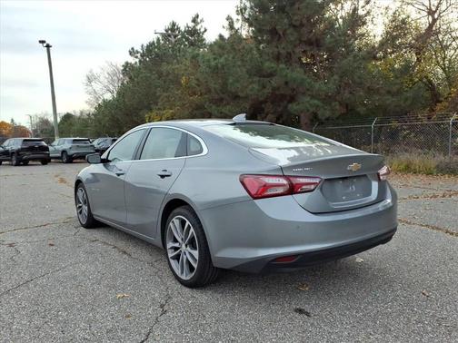 Sterling Gray Metallic 2024 Chevrolet Malibu FWD 2LT