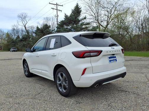 Star White Metallic Tri-Coat 2024 Ford Escape ST-Line