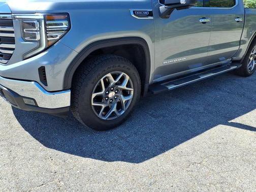 Sterling Metallic 2023 GMC Sierra 1500 SLT