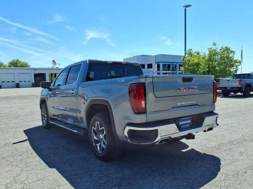 Sterling Metallic 2023 GMC Sierra 1500 SLT