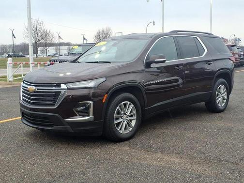 Black Cherry Metallic 2023 Chevrolet Traverse LT Cloth