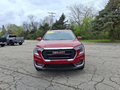 Cayenne Red Tintcoat 2022 GMC Terrain SLE