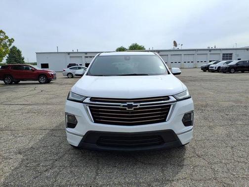 Summit White 2023 Chevrolet Traverse High Country