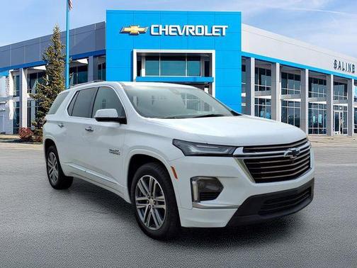 Summit White 2023 Chevrolet Traverse High Country