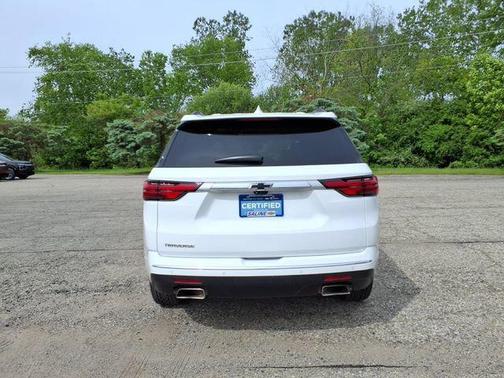 Summit White 2023 Chevrolet Traverse High Country