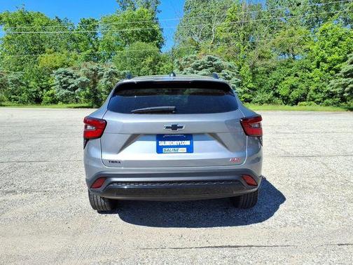 Sterling Gray Metallic 2024 Chevrolet Trax FWD 2RS