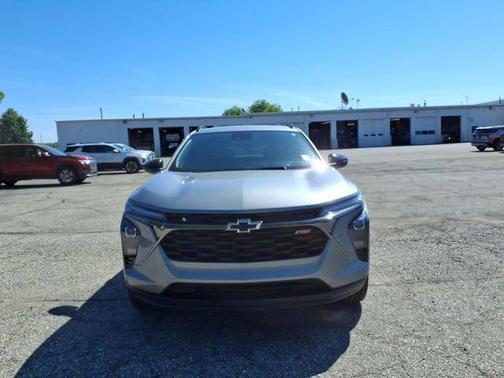 Sterling Gray Metallic 2024 Chevrolet Trax FWD 2RS