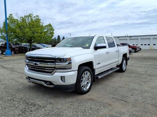 Iridescent Pearl Tricoat 2018 Chevrolet Silverado 1500 High Country
