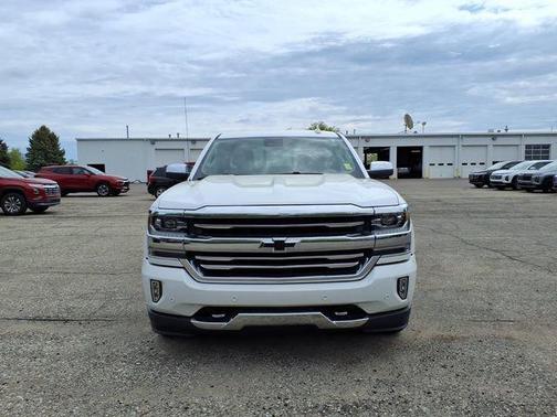 Iridescent Pearl Tricoat 2018 Chevrolet Silverado 1500 High Country