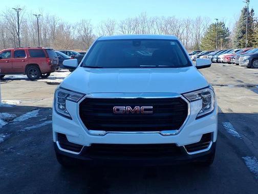 Summit White 2024 GMC Terrain SLE