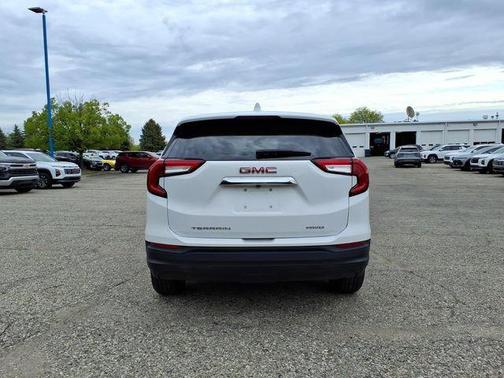 Summit White 2024 GMC Terrain SLE