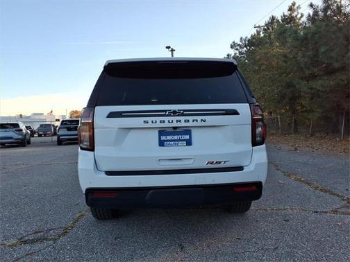 2023 Chevrolet Suburban RST