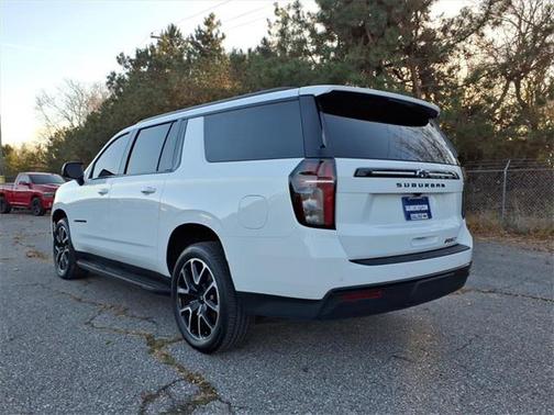 2023 Chevrolet Suburban RST
