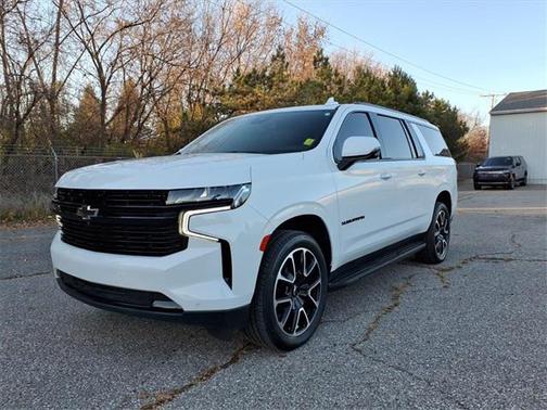 2023 Chevrolet Suburban RST