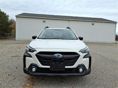 Crystal White Pearl 2024 Subaru Outback Onyx Edition XT