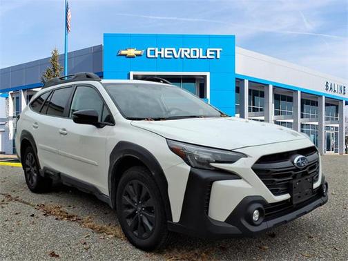 Crystal White Pearl 2024 Subaru Outback Onyx Edition XT