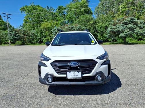 Crystal White Pearl 2024 Subaru Outback Onyx Edition XT
