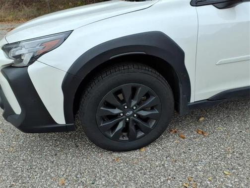 Crystal White Pearl 2024 Subaru Outback Onyx Edition XT