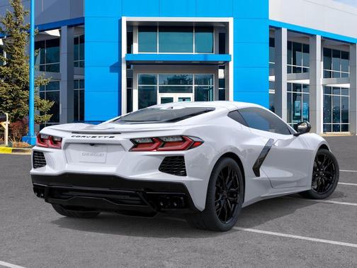 Arctic White 2026 Chevrolet Corvette Stingray w/1LT