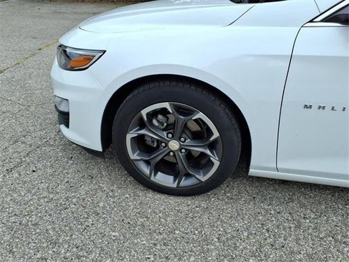 2022 Chevrolet Malibu FWD LT