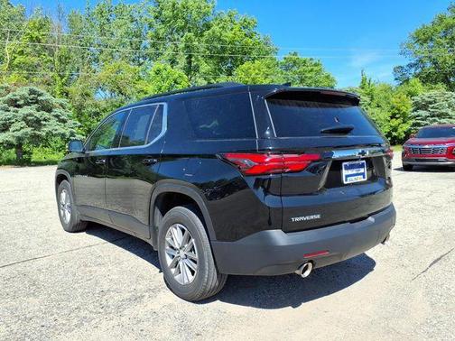 Mosaic Black Metallic 2023 Chevrolet Traverse LT Cloth