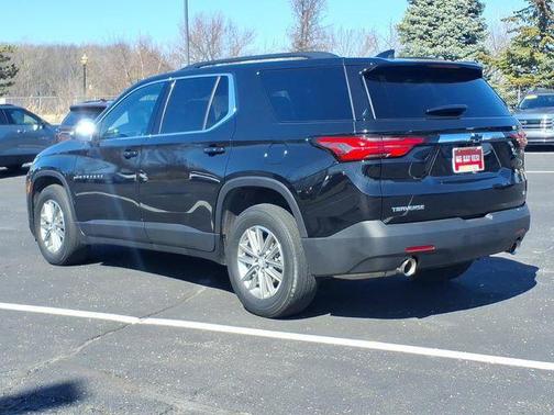 Mosaic Black Metallic 2023 Chevrolet Traverse LT Cloth