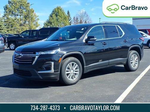 Mosaic Black Metallic 2023 Chevrolet Traverse LT Cloth