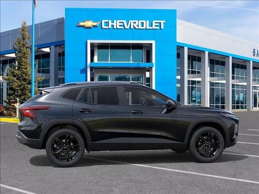 Mosaic Black Metallic 2026 Chevrolet Trax FWD ACTIV