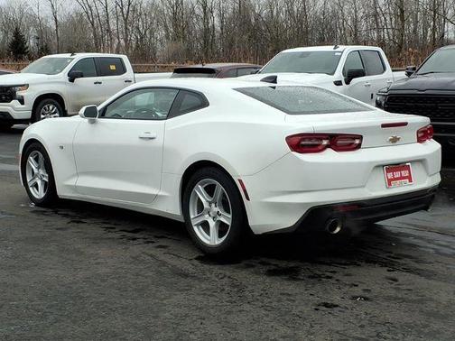 Summit White 2022 Chevrolet Camaro 1LT