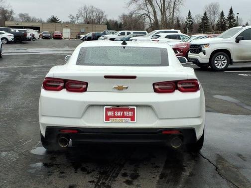 Summit White 2022 Chevrolet Camaro 1LT