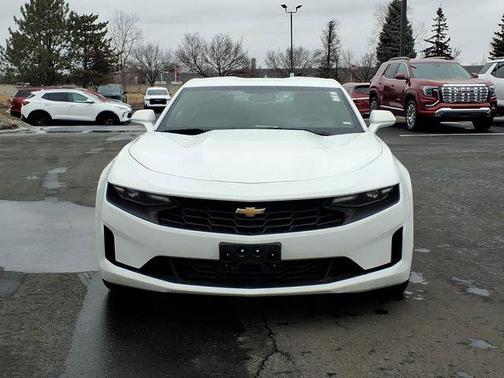 Summit White 2022 Chevrolet Camaro 1LT