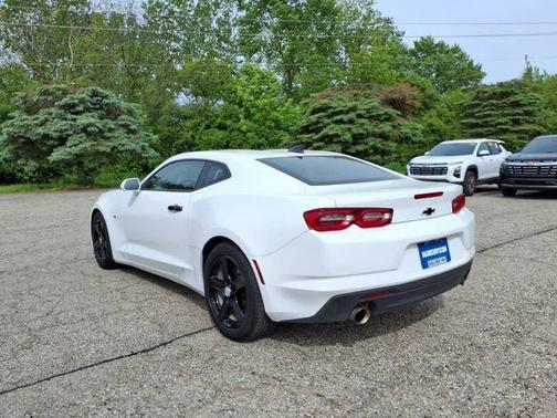 Summit White 2022 Chevrolet Camaro 1LT