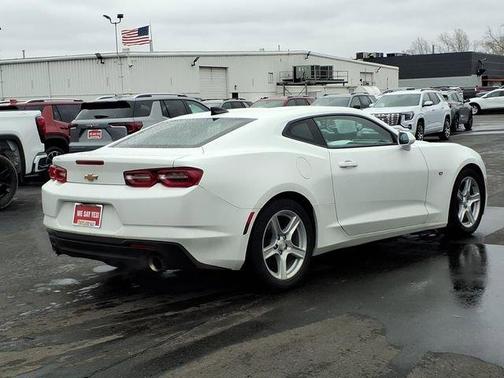Summit White 2022 Chevrolet Camaro 1LT